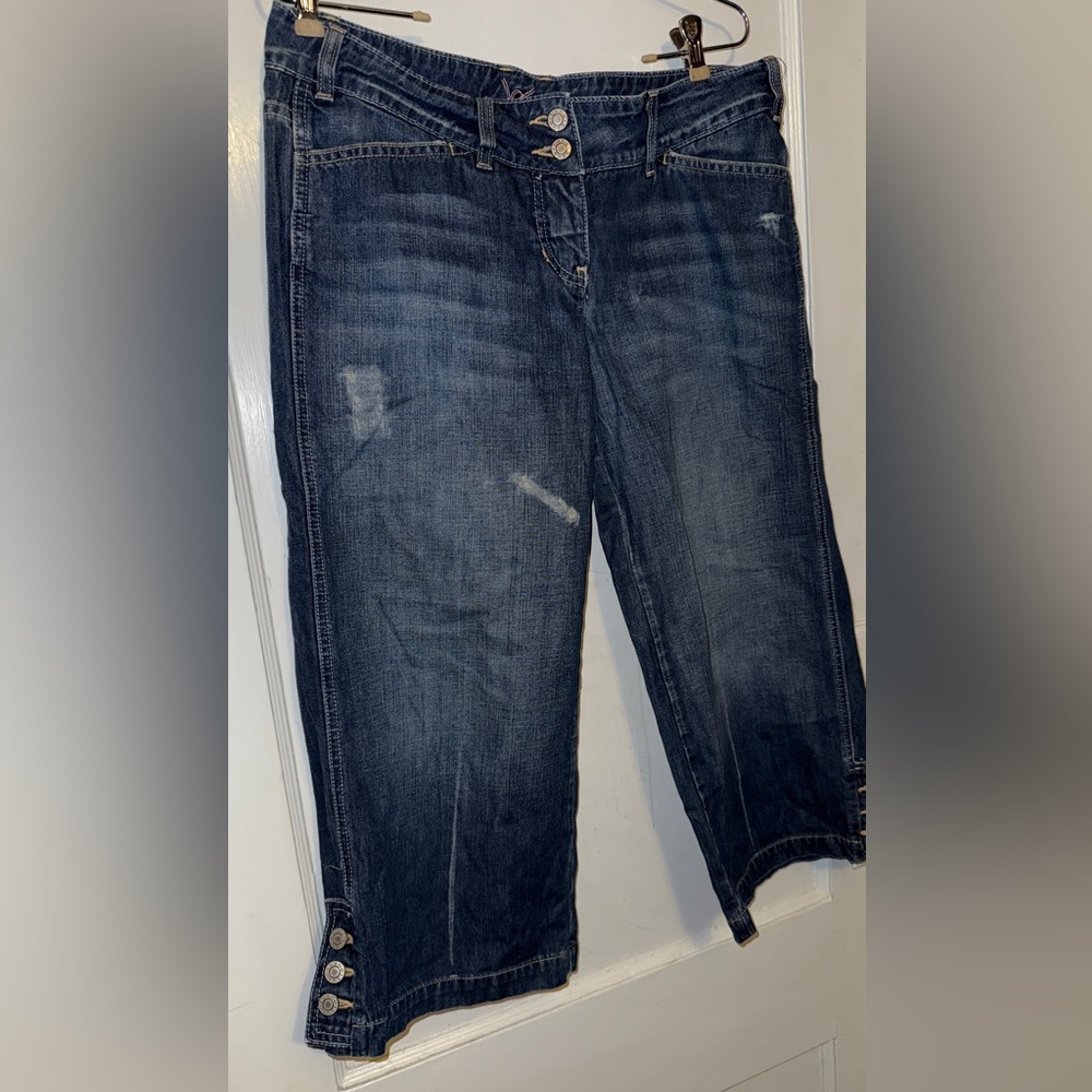 Bebe wide leg crop jeans size 30/10